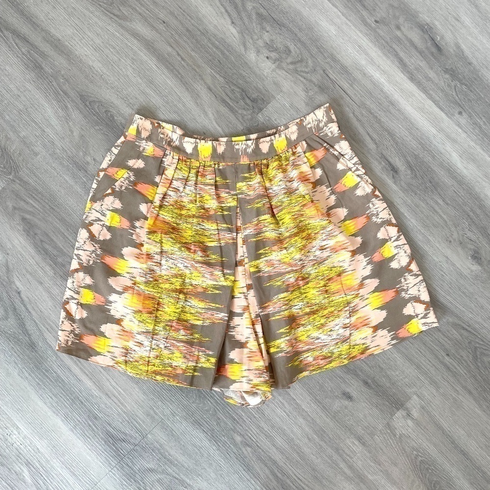 Tibi 100% Silk Artsy Abstract Tribal High Rise Flowy Shorts Pockets
